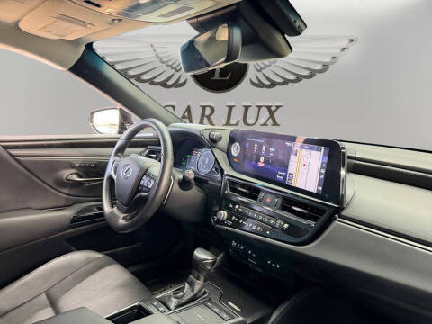 2022 Lexus ES 300h