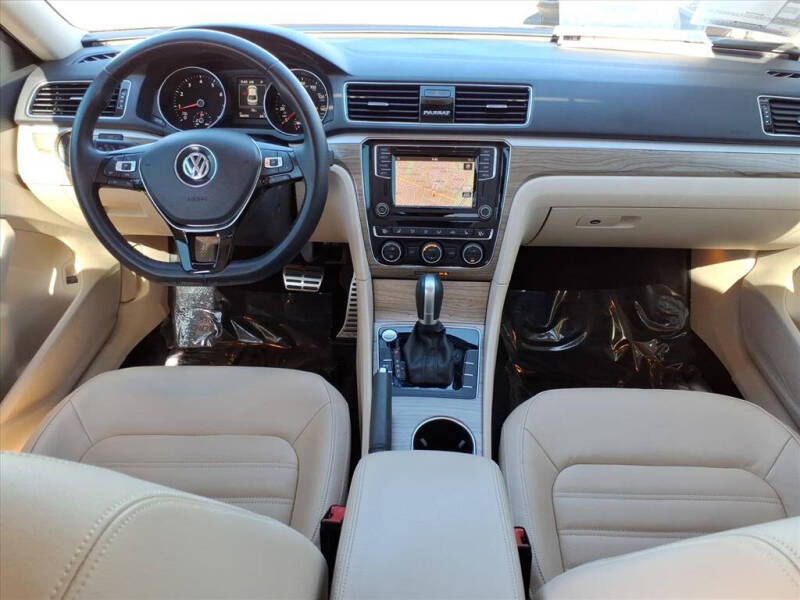 2018 Volkswagen Passat 2.0T SEL Premium