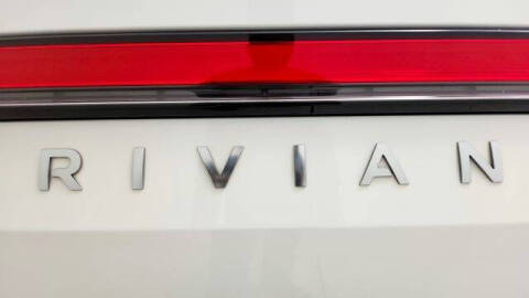 2025 Rivian R1T