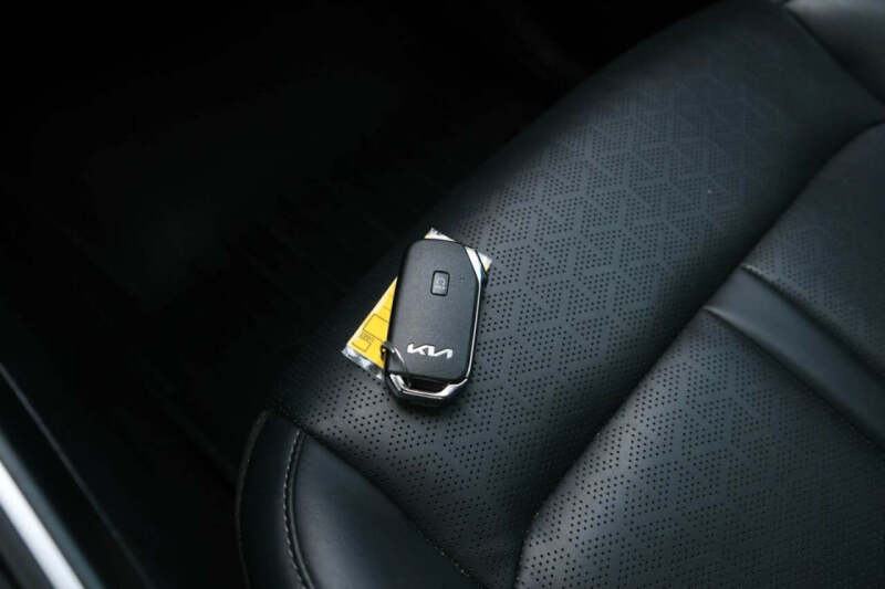 2022 Kia Sorento Hybrid S