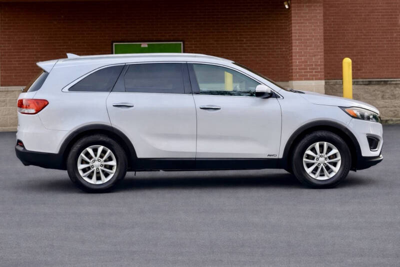 2016 Kia Sorento LX