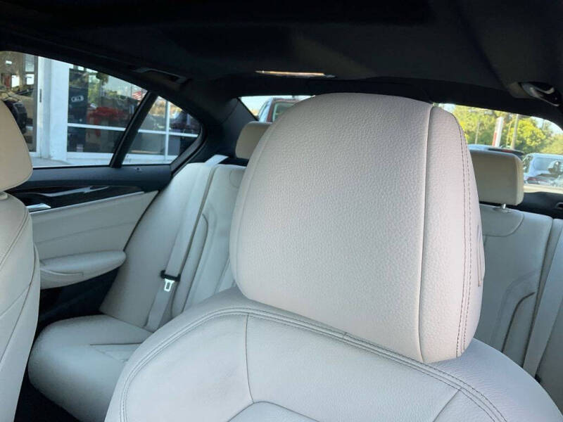 2022 BMW 5 Series 530i