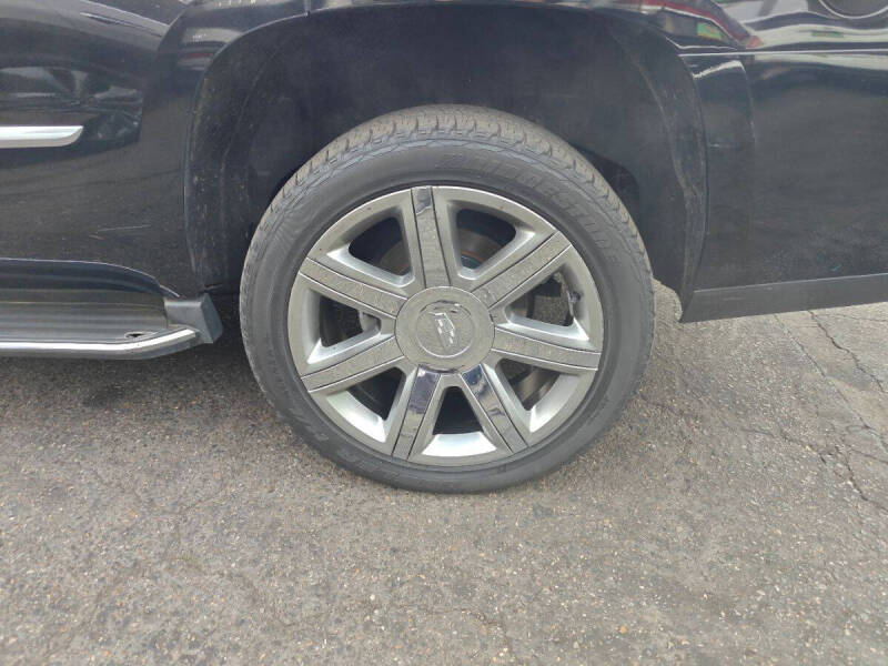 2016 Cadillac Escalade Luxury Collection