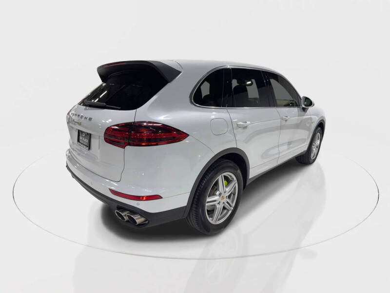 2015 Porsche Cayenne S E-Hybrid
