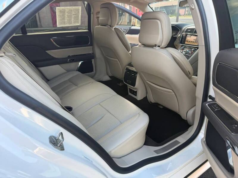 2019 Lincoln Continental Select