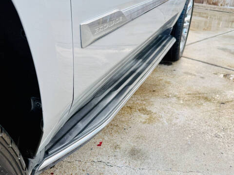 2017 Cadillac Escalade Standard