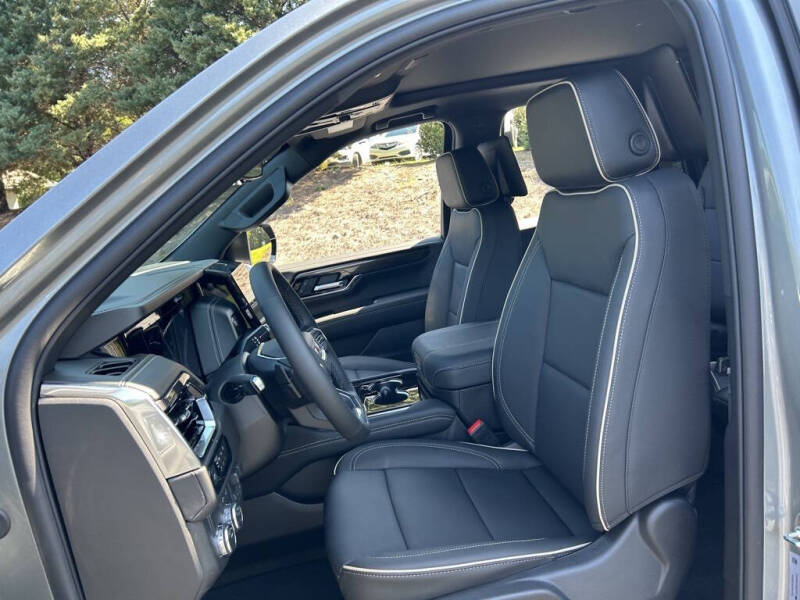 2025 GMC Yukon Elevation