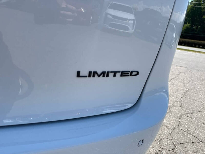 2027 Chrysler Pacifica Limited