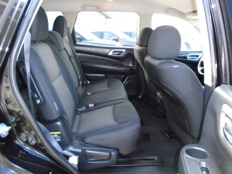 2018 Nissan Pathfinder SV