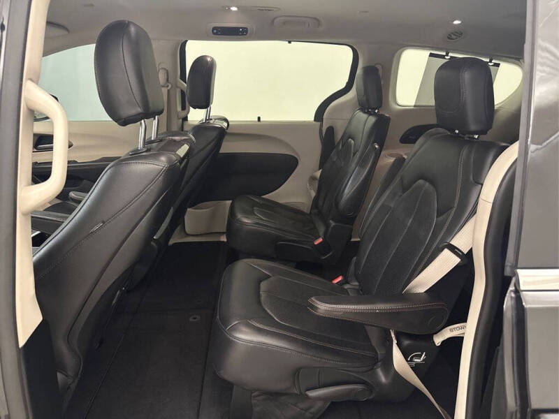 2017 Chrysler Pacifica Touring-L Plus