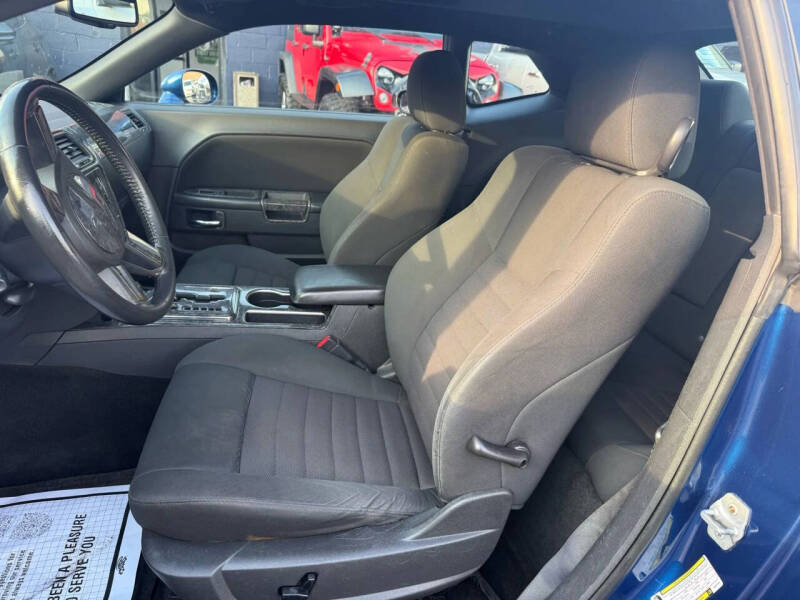 2009 Dodge Challenger SE