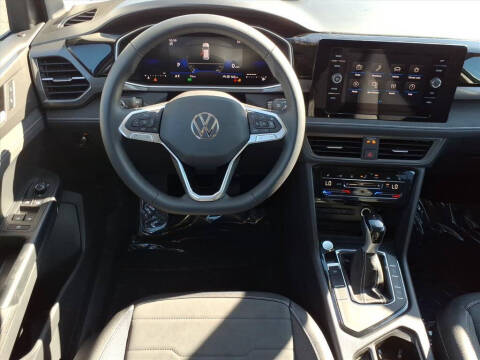 2026 Volkswagen Taos SE Black