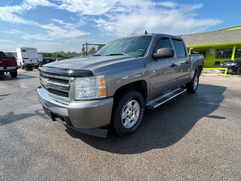 2008 Chevrolet Silverado 1500 for sale at RODRIGUEZ MOTORS CO. in Houston TX
