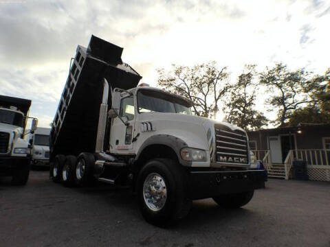 2013 Mack Granite