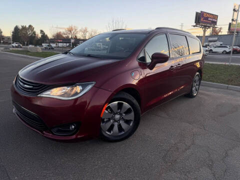2018 Chrysler Pacifica Hybrid Limited