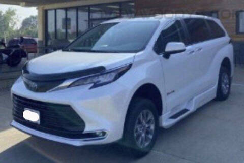 2022 Toyota Sienna for sale at WOODY'S AUTOMOTIVE GROUP in Chillicothe MO