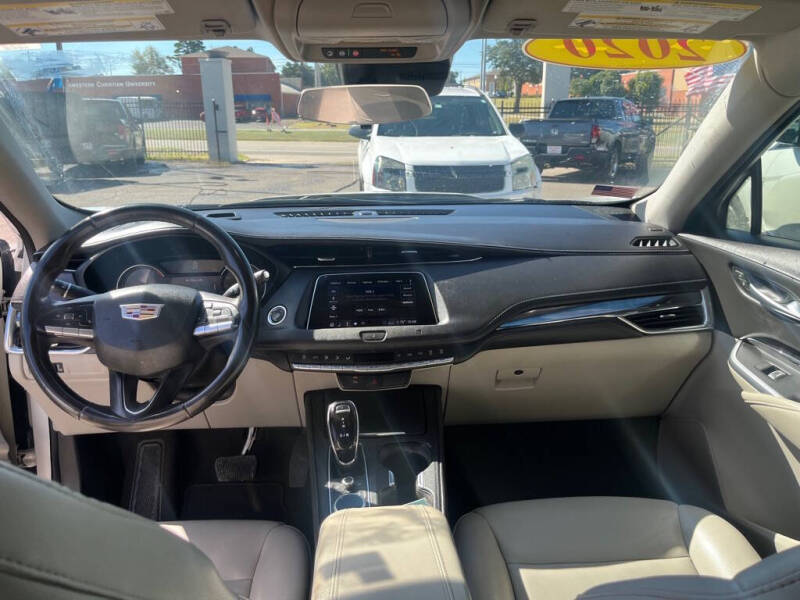 2020 Cadillac XT4 Luxury