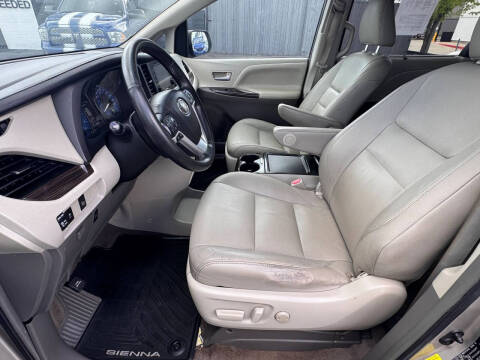 2015 Toyota Sienna XLE 8-Passenger