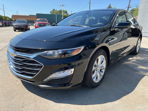 2022 Chevrolet Malibu for sale at Julian Auto Sales in Warren MI
