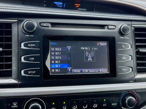 2015 Toyota Highlander LE