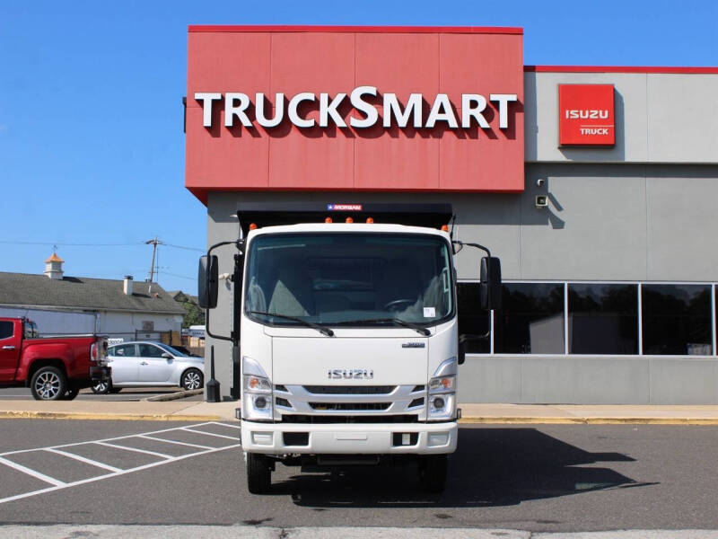 2023 Isuzu NPR-HD