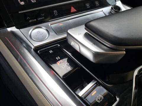 2019 Audi e-tron quattro Prestige