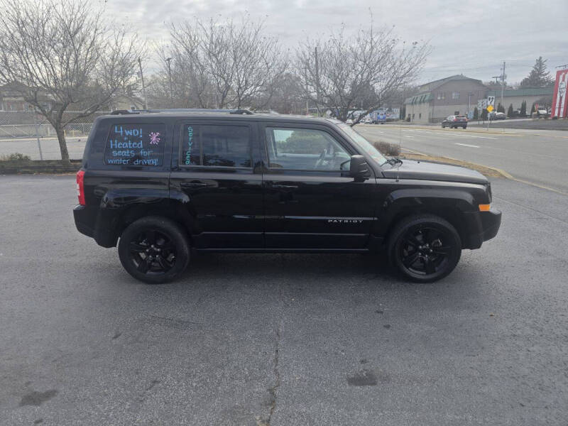 2012 Jeep Patriot Latitude photo 8