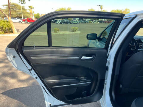 2022 Chrysler 300 Touring