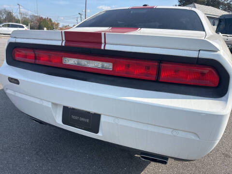 2013 Dodge Challenger SXT