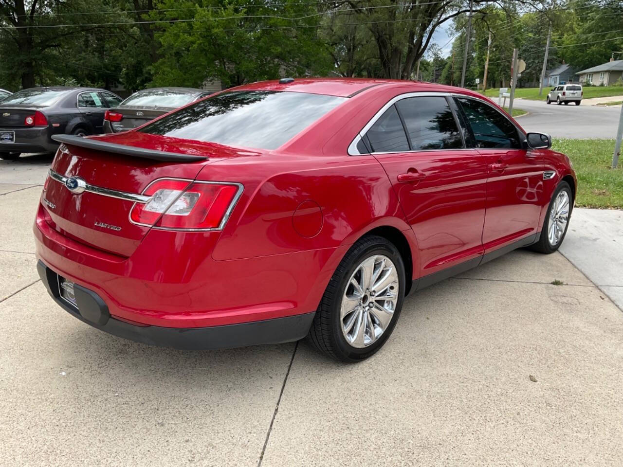 2012 Ford Taurus for sale at Auto Connection in Waterloo, IA