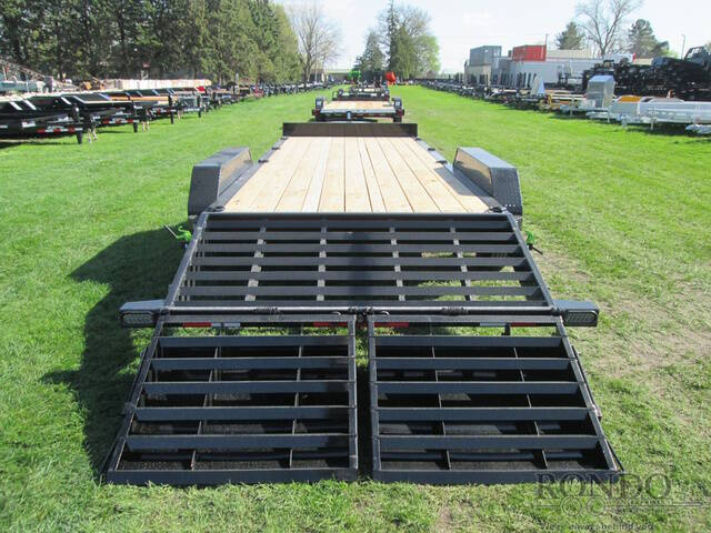 2026 Load Trail Equipment CB8322082