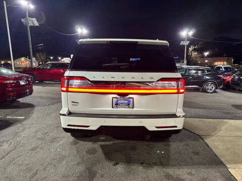 2019 Lincoln Navigator Select