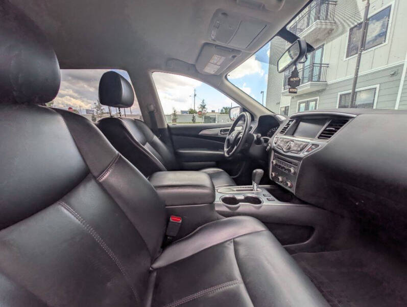 2018 Nissan Pathfinder S