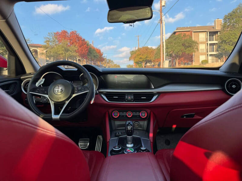 2019 Alfa Romeo Stelvio Sport