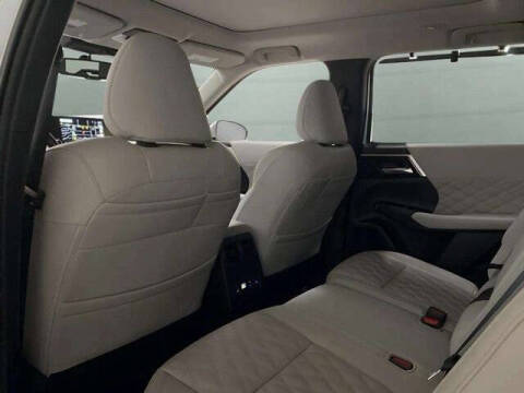 2025 Mitsubishi Outlander PHEV SEL