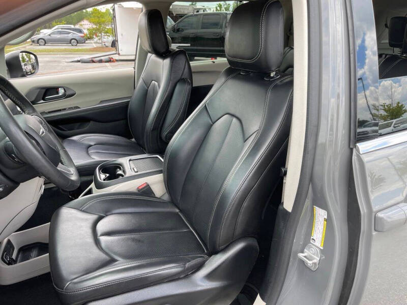 2023 Chrysler Pacifica Touring L