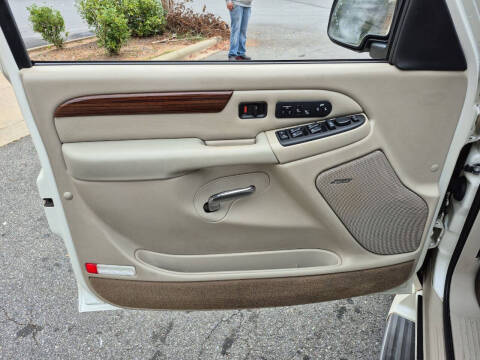 2004 Cadillac Escalade