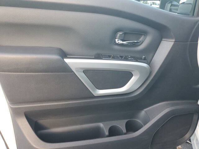 2024 Nissan Titan SV