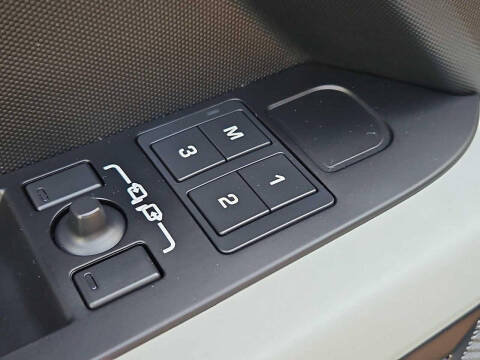 2023 Land Rover Defender 110 S