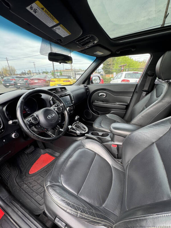 2015 Kia Soul +