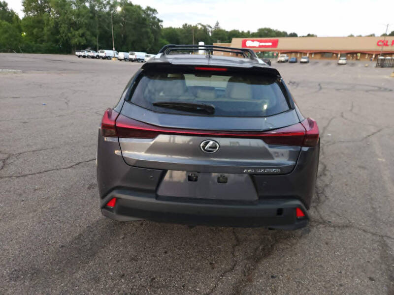 2024 Lexus UX 250h Premium