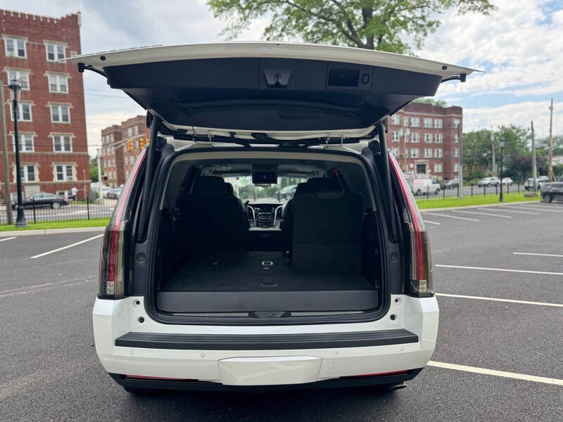 2017 Cadillac Escalade Luxury