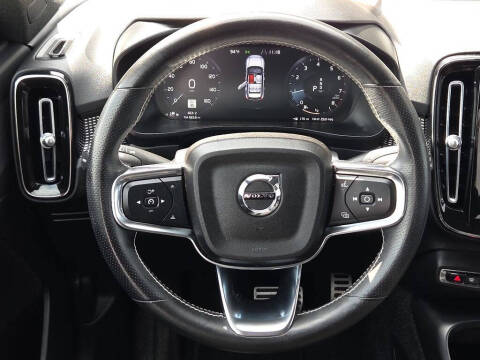 2021 Volvo XC40 T5 R-Design