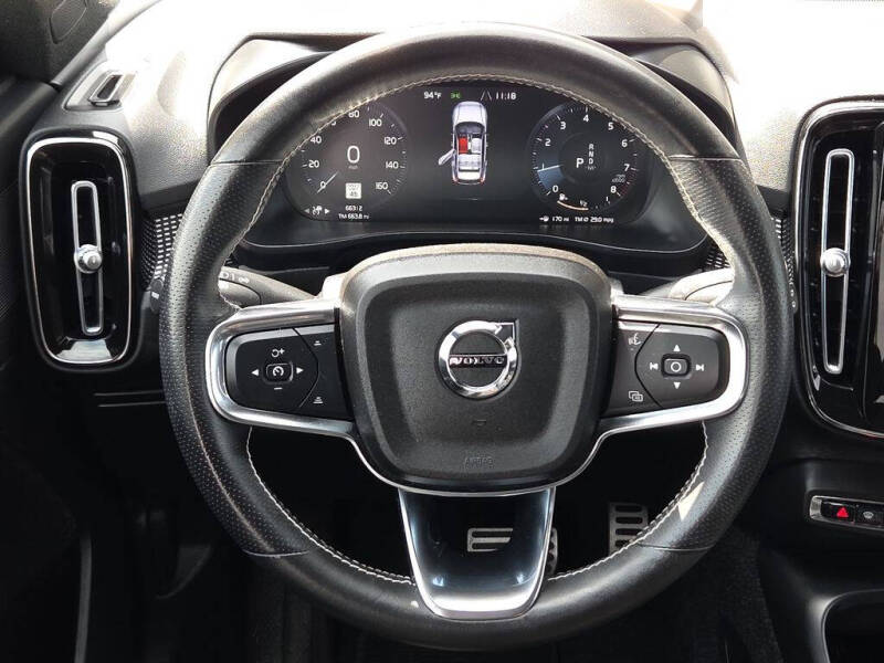 2021 Volvo XC40 T5 R-Design