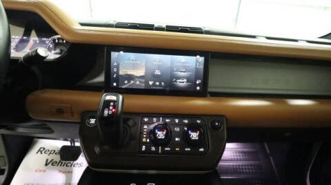 2023 Land Rover Defender 110 SE