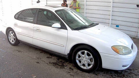 2006 Ford Taurus for sale at M & M Used Cars LLC in Daytona Beach FL