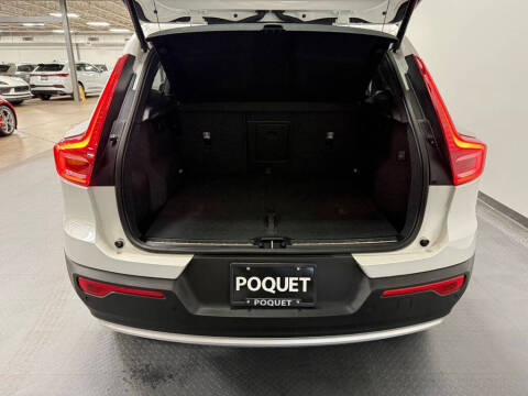 2023 Volvo XC40 B5 Plus Bright Theme