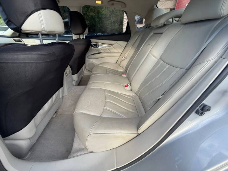 2011 Infiniti M37