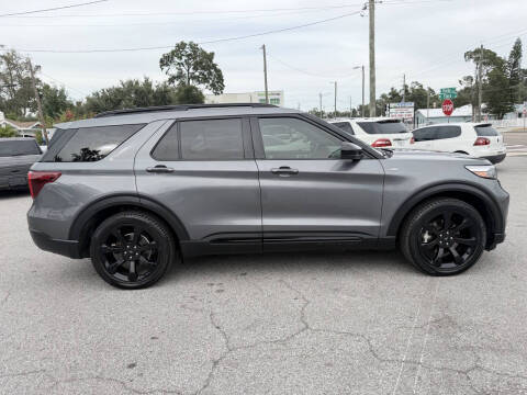 2022 Ford Explorer ST-Line