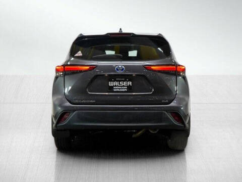 2022 Toyota Highlander Hybrid XLE